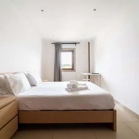 Διαμέρισμα Taxa Duplex - T4 Familiar No Centro Da - *